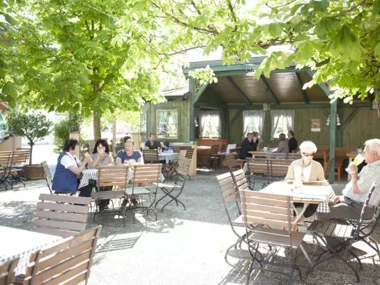 ペンション Gasthaus Neuwirt