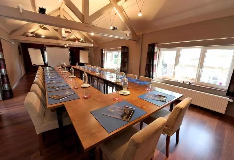 בית מלון כפרי Le Charme De La Semois