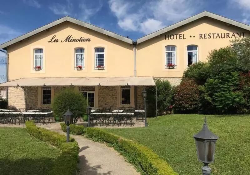 Hotel Logis Hôtel Restaurant Les Minotiers