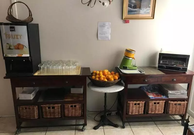 Hotel Logis Hôtel Restaurant Les Minotiers