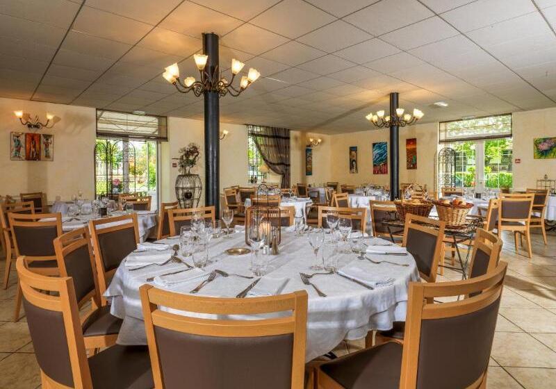 هتل Logis Hôtel Restaurant Les Minotiers