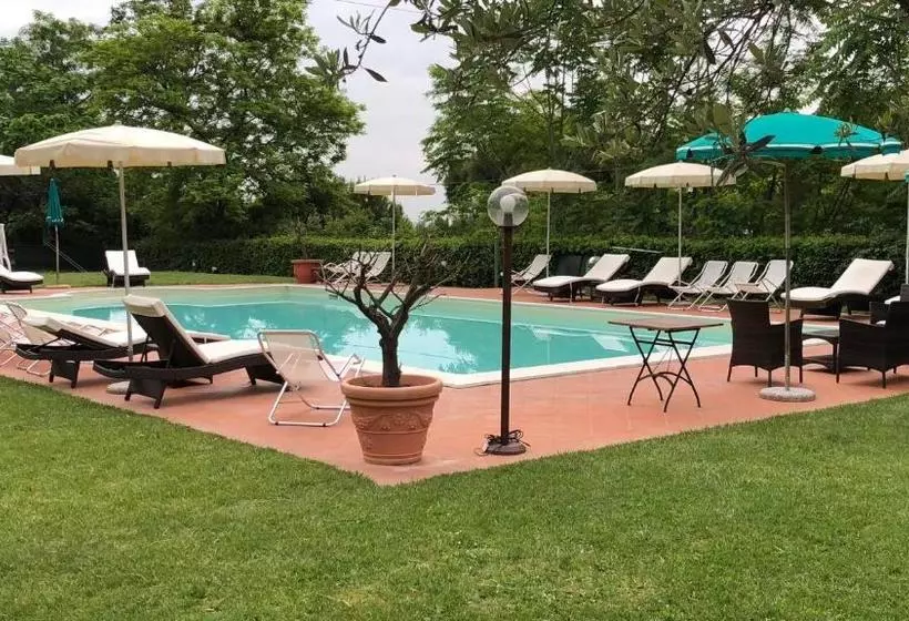 فندق Scuderie Della Civita