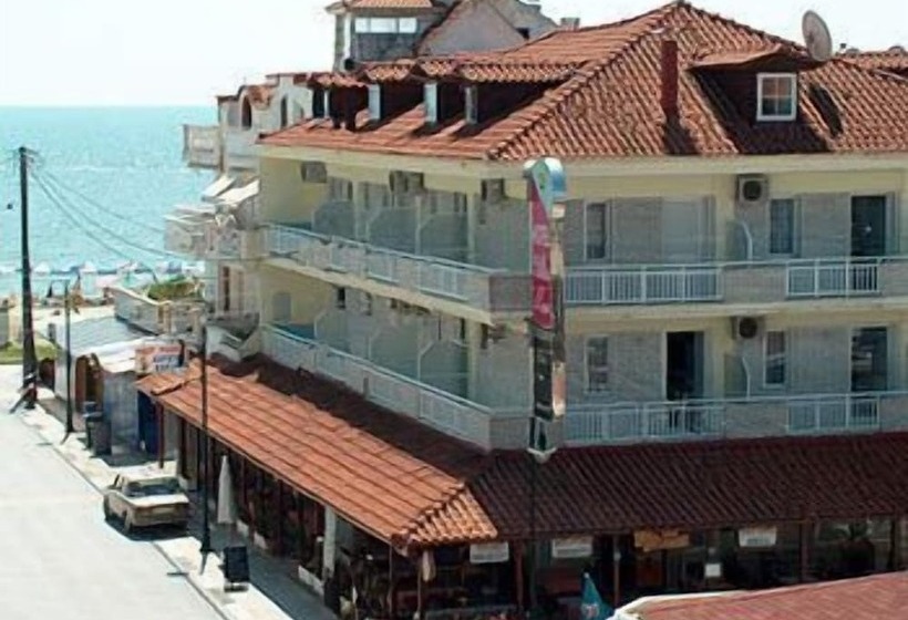 בית מלון כפרי White Rose Beach