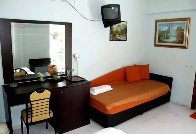 בית מלון כפרי White Rose Beach