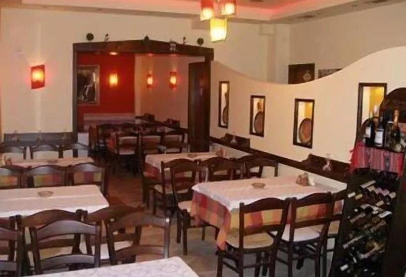 בית מלון כפרי White Rose Beach