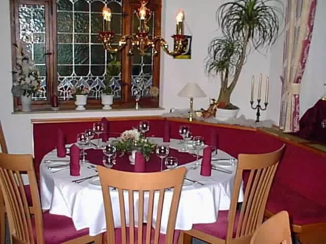 Отель & Restaurant Zum Hirsch