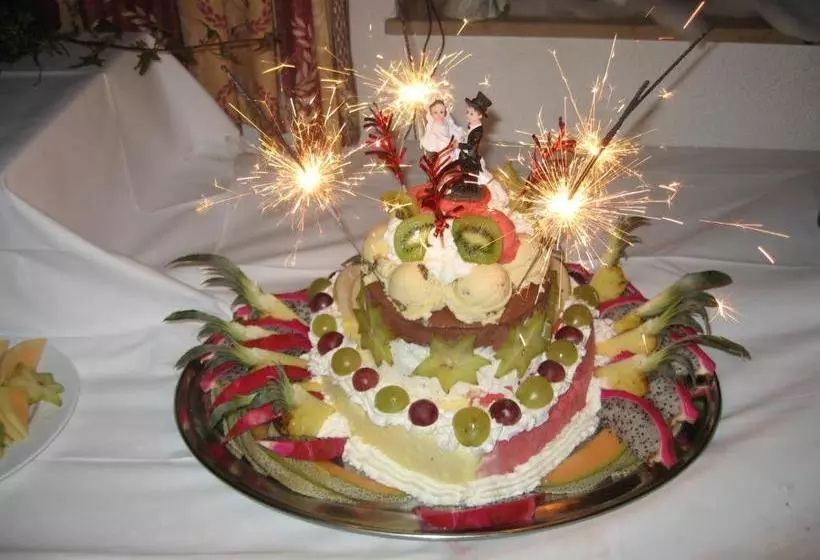 Отель & Restaurant Zum Hirsch