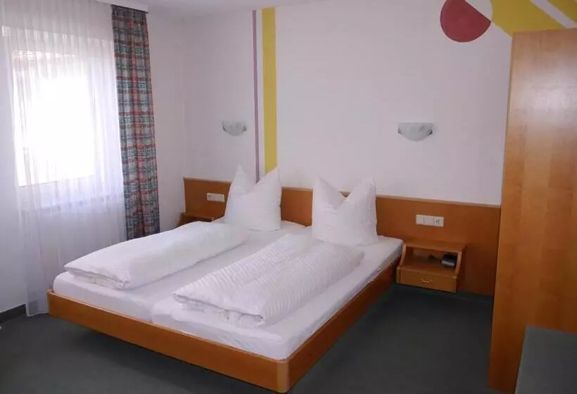 ペンション Gasthof Hotel Adler Inneringen