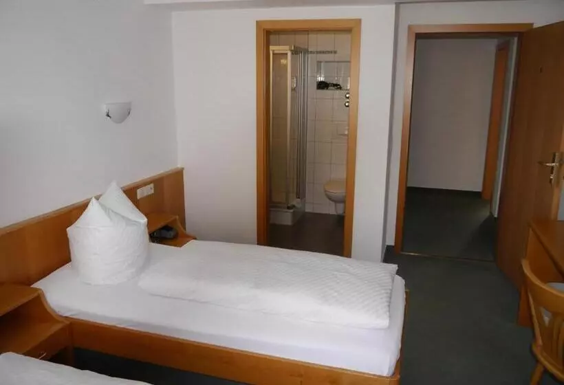 ペンション Gasthof Hotel Adler Inneringen