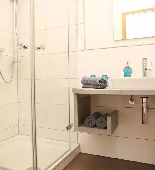 ペンション Gasthof Hotel Adler Inneringen