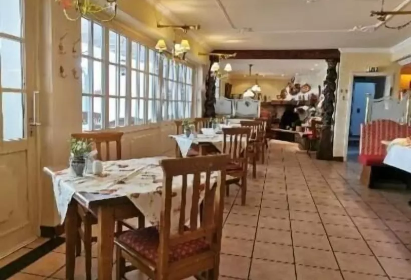 פנסיון Meyer   Alter Bergischer Gasthof