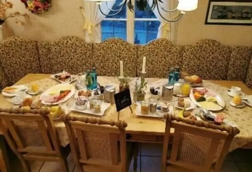 פנסיון Meyer   Alter Bergischer Gasthof