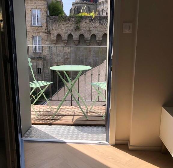 Au Coeur De Vannes   Vue Sur Les Remparts   2 Ch