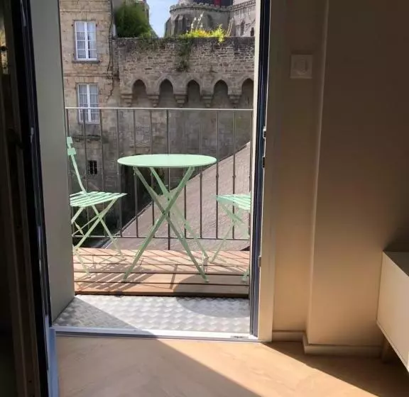 Au Coeur De Vannes   Vue Sur Les Remparts   2 Ch