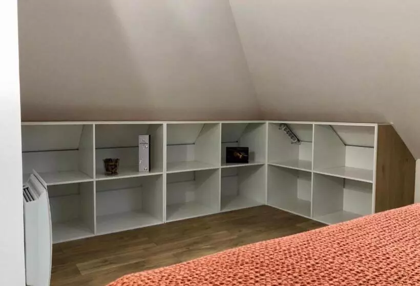 Au Coeur De Vannes   Vue Sur Les Remparts   2 Ch