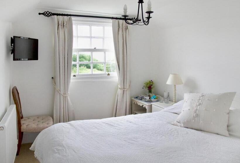 민박 Higher Tresmorn Farm