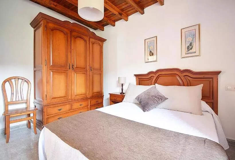 Casa En Muros Con Preciosas Vistas Al Mar