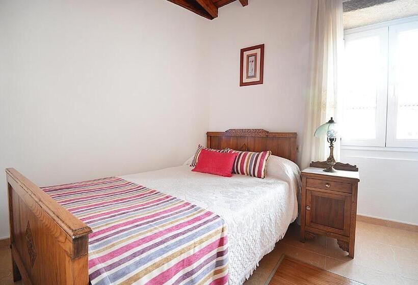 Casa En Muros Con Preciosas Vistas Al Mar