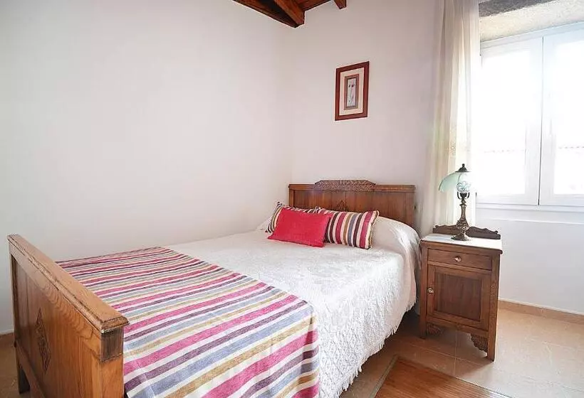 Casa En Muros Con Preciosas Vistas Al Mar