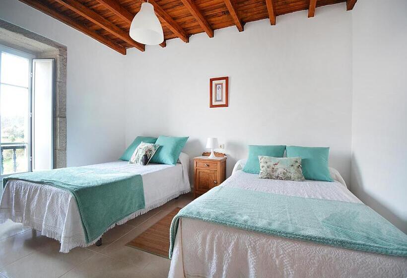 Casa En Muros Con Preciosas Vistas Al Mar