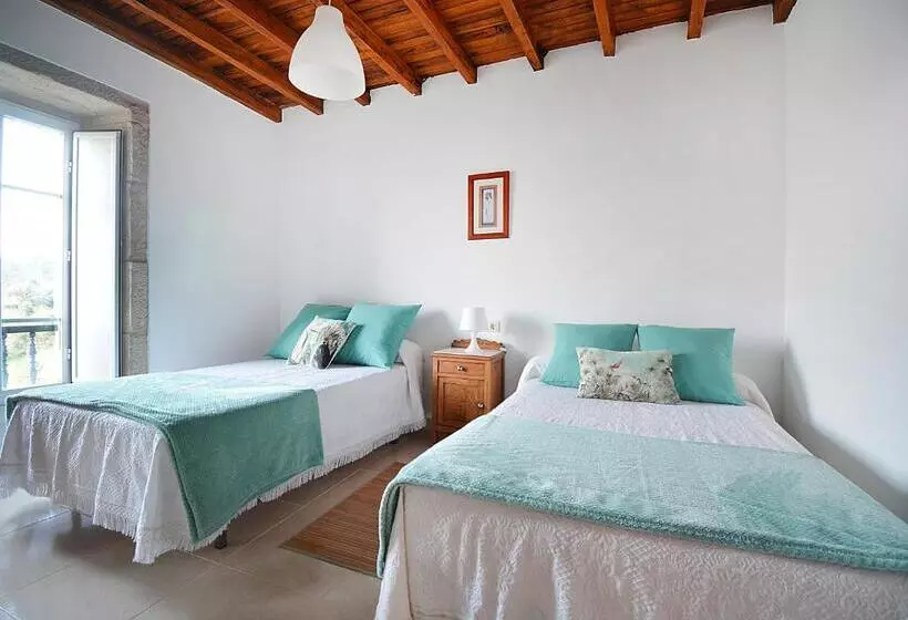 Casa En Muros Con Preciosas Vistas Al Mar