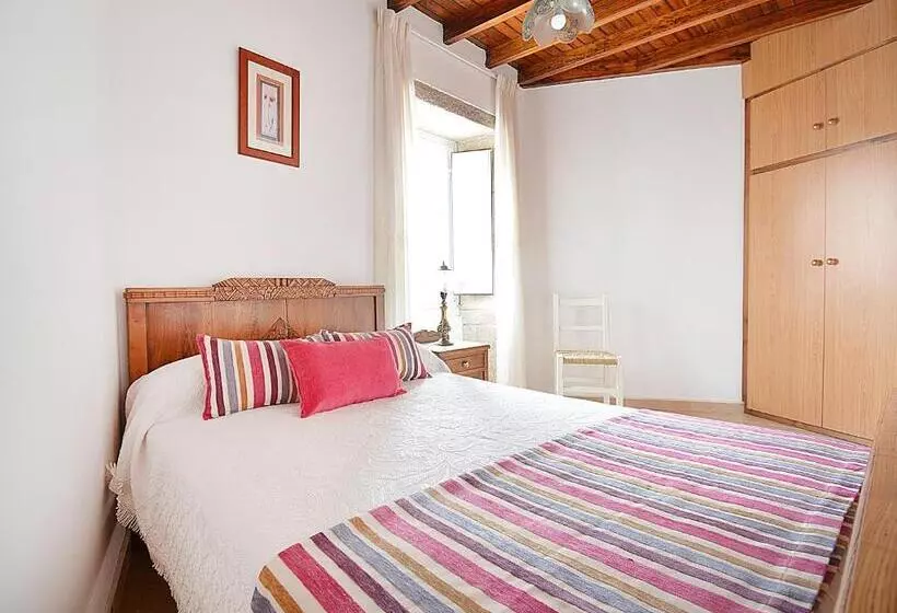 Casa En Muros Con Preciosas Vistas Al Mar