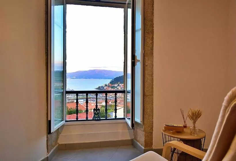 Casa En Muros Con Preciosas Vistas Al Mar