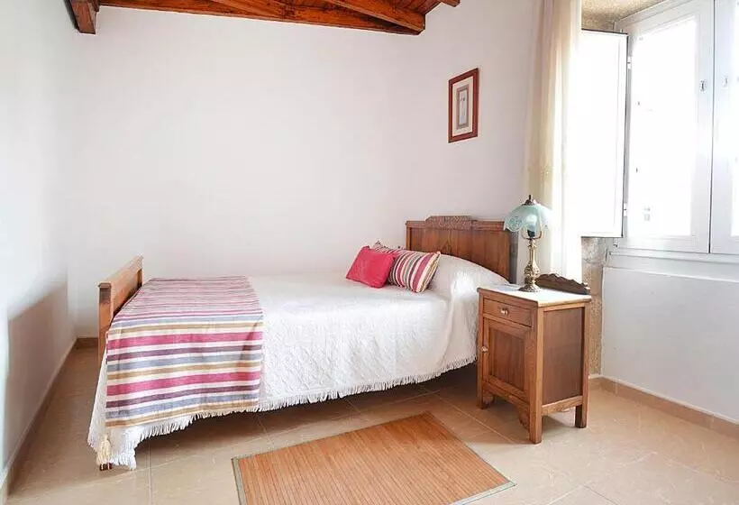 Casa En Muros Con Preciosas Vistas Al Mar