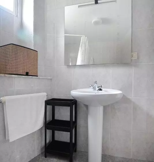 Casa En Muros Con Preciosas Vistas Al Mar