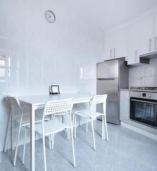 Casa En Muros Con Preciosas Vistas Al Mar