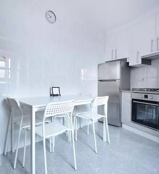 Casa En Muros Con Preciosas Vistas Al Mar