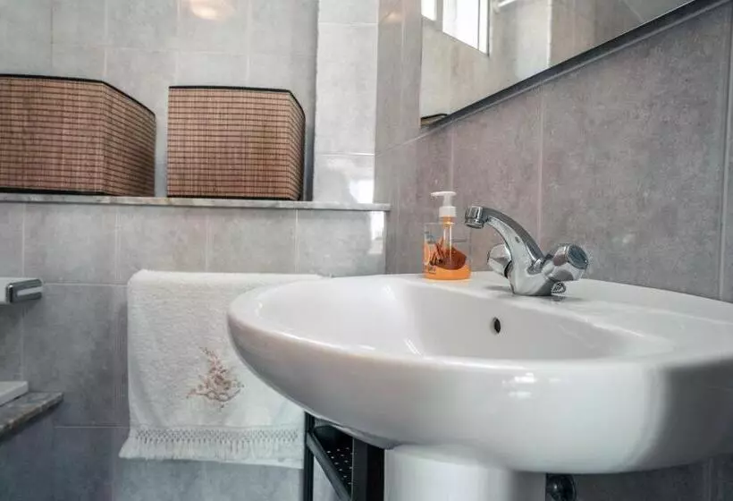 Casa En Muros Con Preciosas Vistas Al Mar