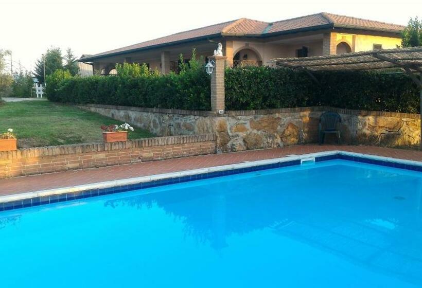 ホテル Agriturismo La Mandriana