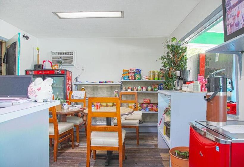 فندق Oyo  Calhoun, Ga I75