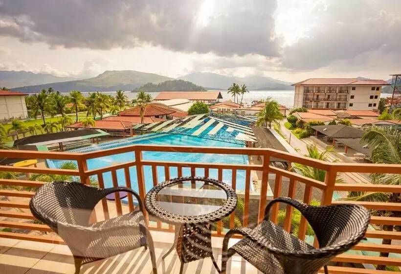 Lomakeskus Whiterock Beach Hotel And Waterpark