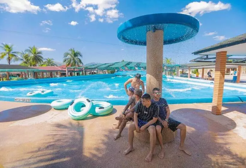 Lomakeskus Whiterock Beach Hotel And Waterpark