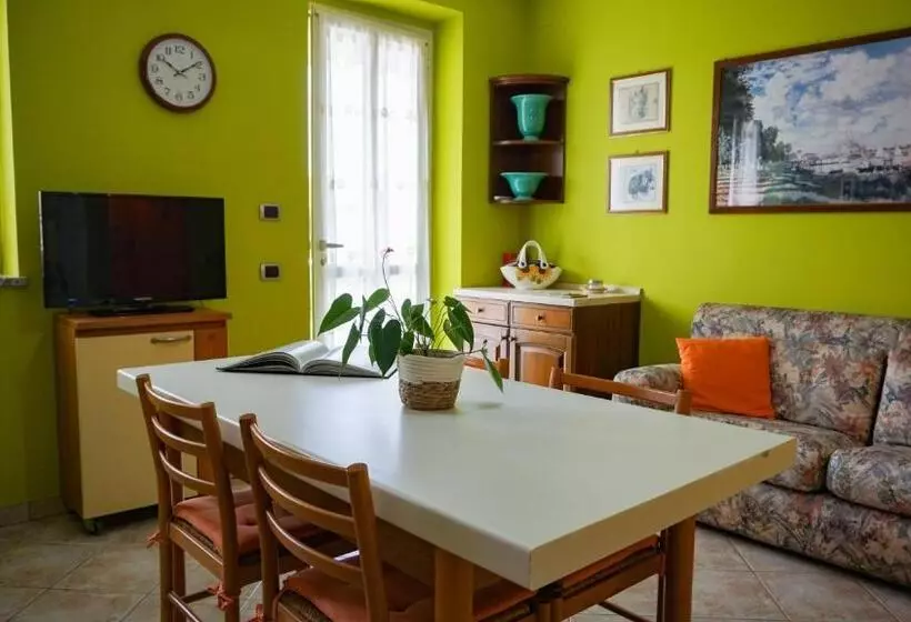 Sunny House