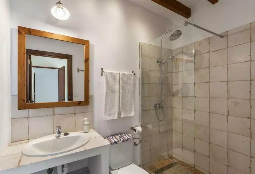 Can Busquets Apartahotel 1