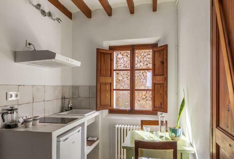 Can Busquets Apartahotel 1