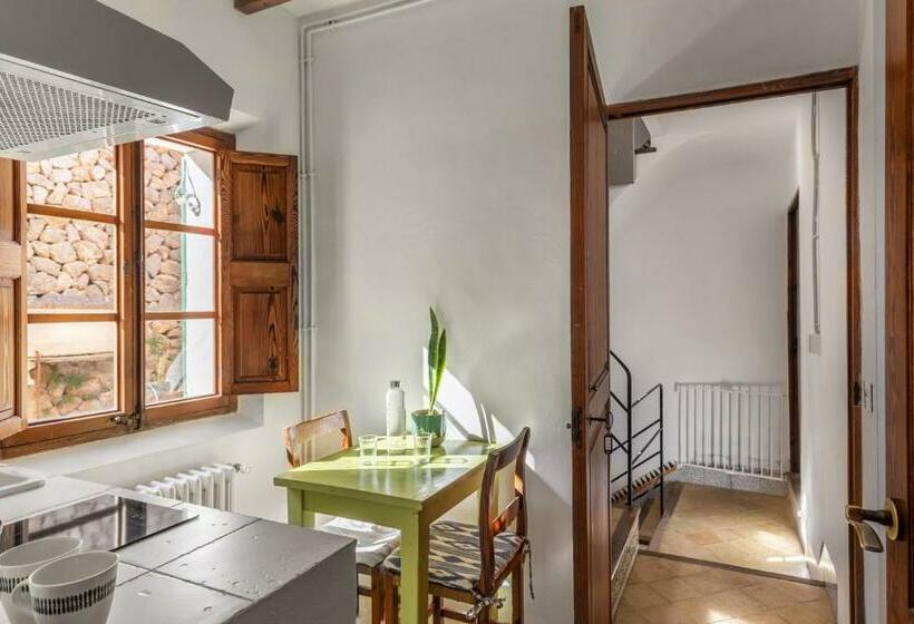 Can Busquets Apartahotel 1