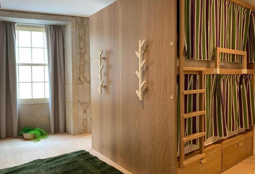 Lost Inn Porto Hostel