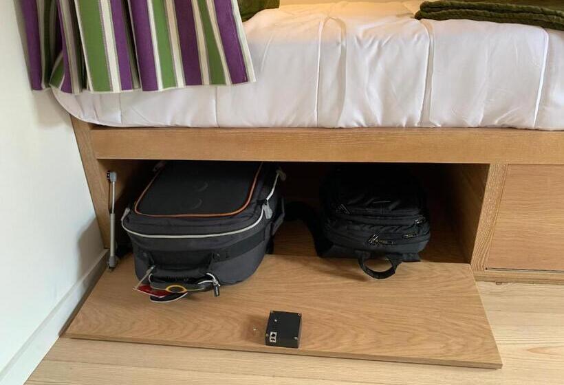 Lost Inn Porto Hostel