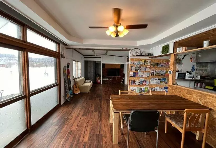 پانسیون Totonou Place