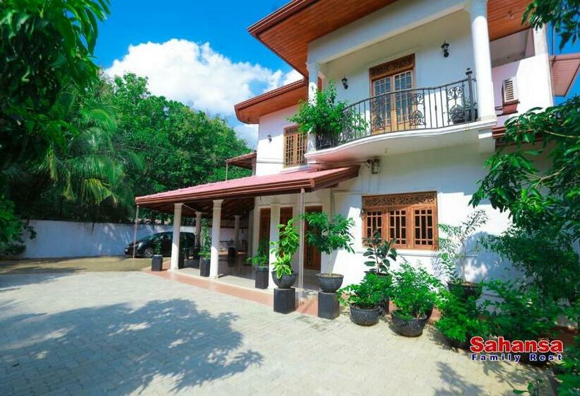 פנסיון Sahansa Family Rest