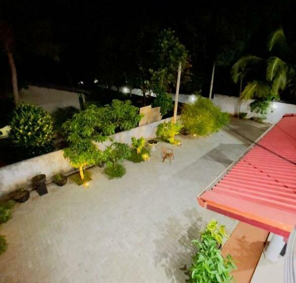 פנסיון Sahansa Family Rest