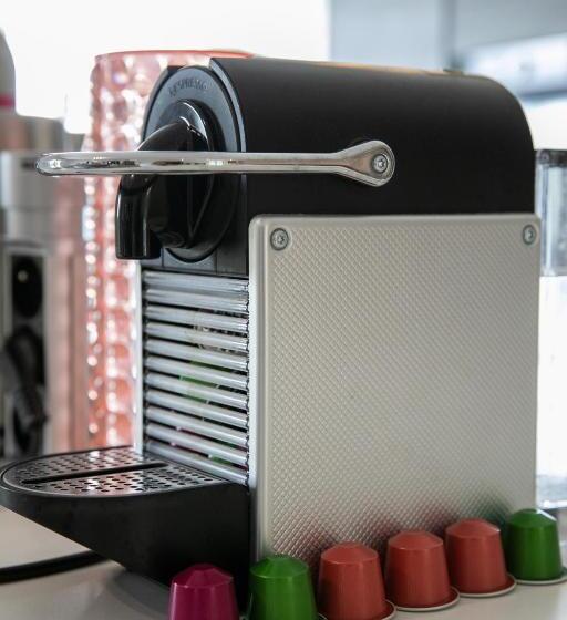 Plain Pied Climatisé Piscine Idéalement Situé