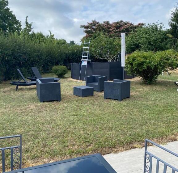 Plain Pied Climatisé Piscine Idéalement Situé