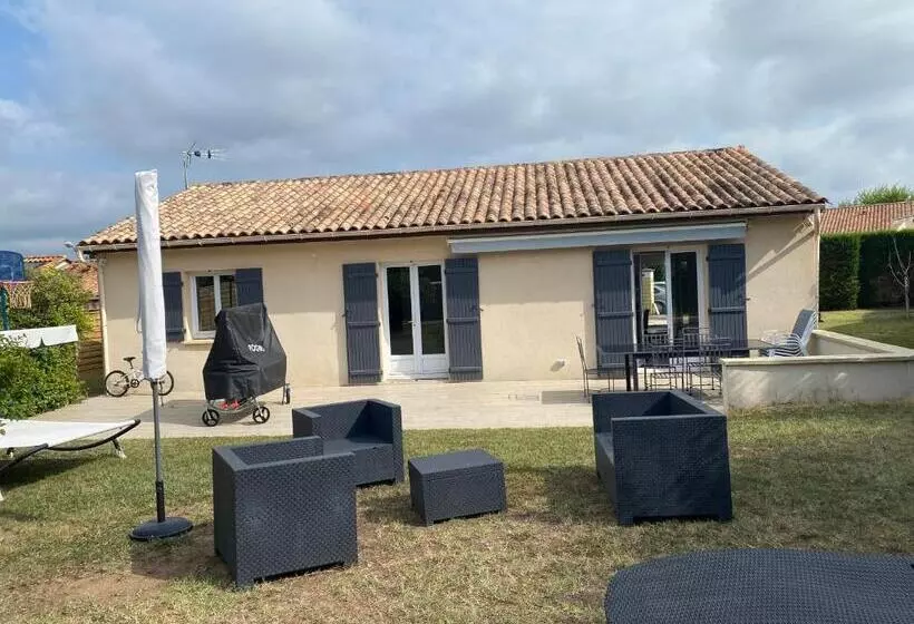 Plain Pied Climatisé Piscine Idéalement Situé