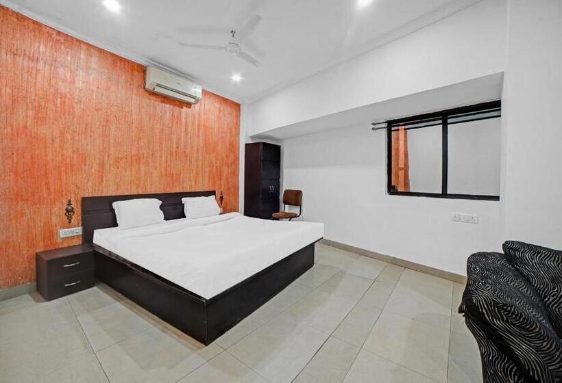 Capital O Convivial Hotel Amit Regency