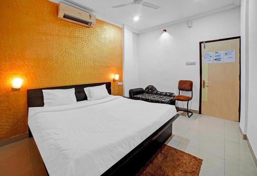 Capital O Convivial Hotel Amit Regency